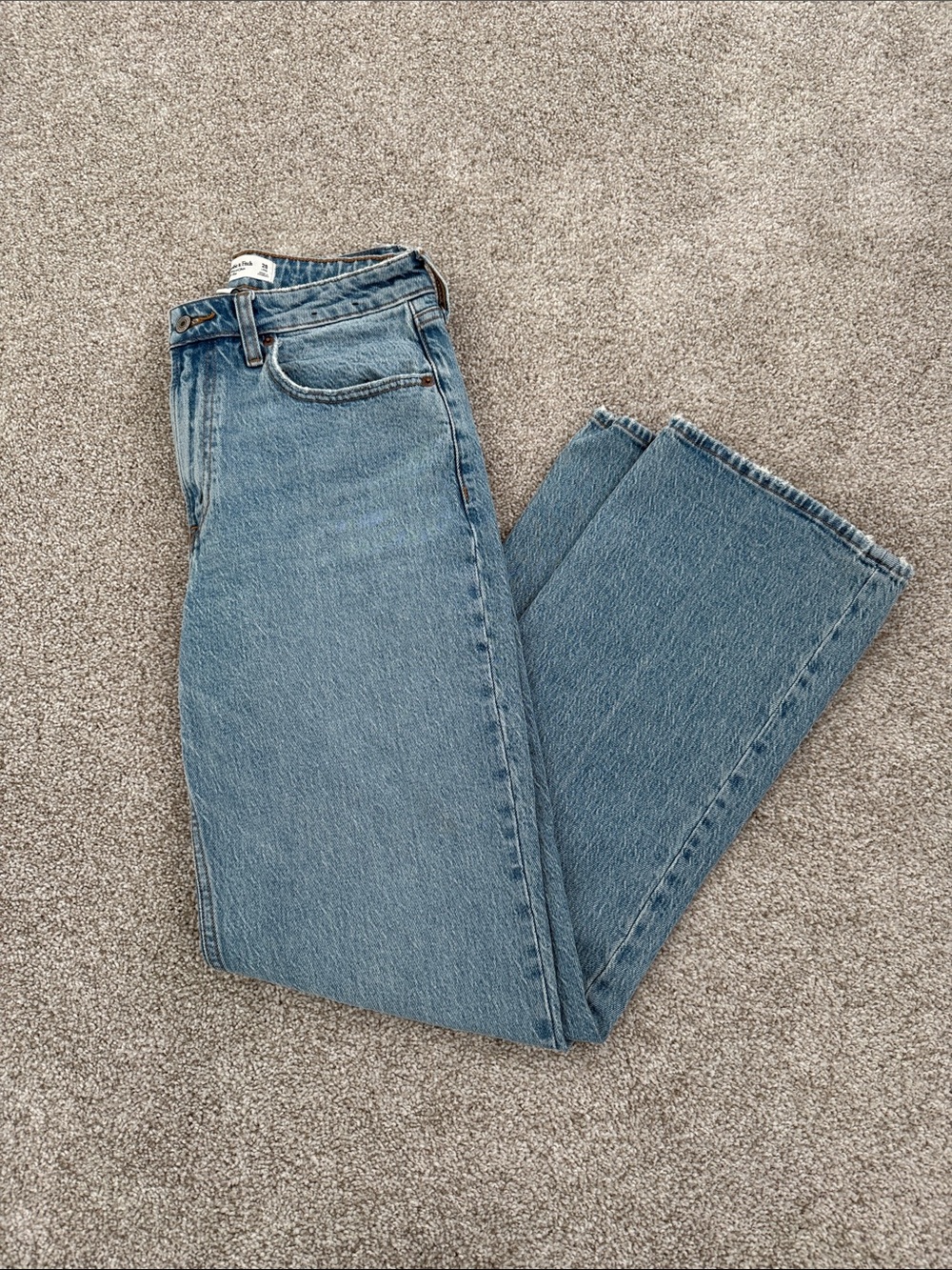 Abercrombie 90s Relaxed Jean High Rise